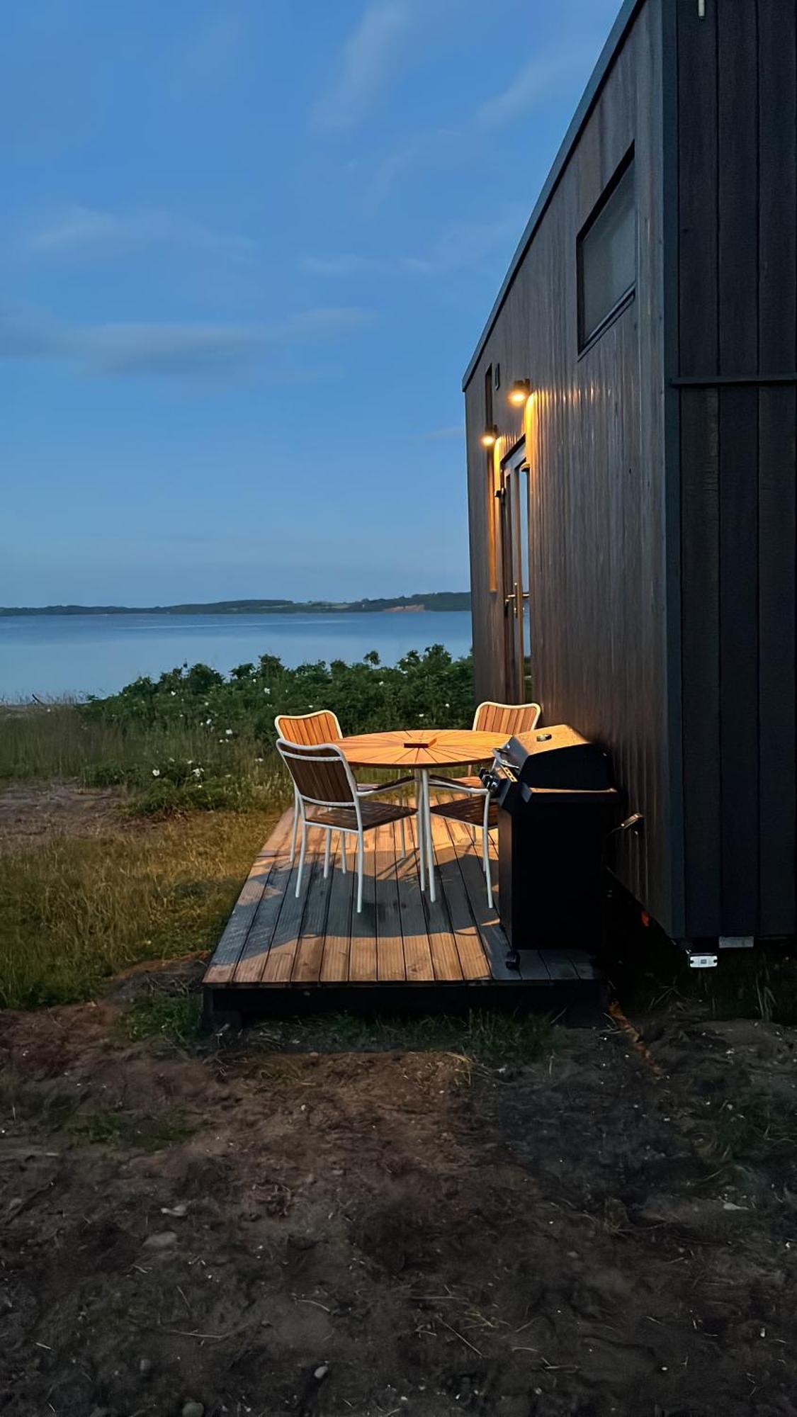 ホテル Tiny Seaside - Skarrev オーベンロー エクステリア 写真